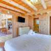 Отель Blakeslee Cabin w/ Spacious Deck & Private Hot Tub, фото 4