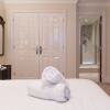 Отель A Place Like Home - Elegant Apartment near Green Park, фото 6