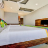 Отель Treebo Shree Sai Suites, фото 14
