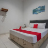 Отель RedDoorz near Setrasari Mall, фото 8