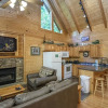 Отель Er 228 â Locker's Lodge Great Location â Close To Town! 1 Bedroom Cabin by RedAwning, фото 3