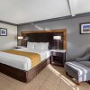 Отель Comfort Inn & Suites Near Universal - N. Hollywood - Burbank, фото 26