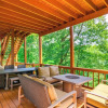 Отель Large Lake Cumberland Retreat w/ Deck Views!, фото 11