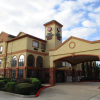 Отель Days Inn & Suites by Wyndham Sam Houston Tollway, фото 1