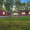 Отель Woodhaven: Your Serene Countryside Escape 5 Bedroom Farmhouse by RedAwning, фото 18