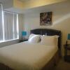 Отель Executive Furnished Properties - Square One Mississauga, фото 21