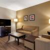 Отель Comfort Inn & Suites near Six Flags, фото 20