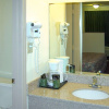 Отель Travelers Inn & Suites, фото 27