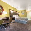 Отель Days Inn by Wyndham Carlsbad, фото 1