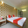 Отель OYO 11967 Hotel Clarissa, фото 16