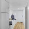 Отель Newly Renovated Studio w Parking-Netflix, фото 8