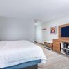 Отель Hampton Inn by Hilton Bedford, фото 3
