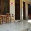 Отель Nida Rooms Dewi Sartika 4 Tuban Kuta At Nom House, фото 1