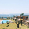 Отель Bungalow com Piscina,valença Izibookings, фото 4