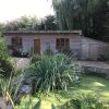 Отель Cosy South Gloucestershire Cabin Retreat в Уоттон-андер-Эдже