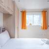 Отель Gorgeous 2 Bed, with Balcony, Battersea, фото 5