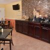 Отель Douglas Inn And Suites, фото 12