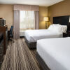 Отель Holiday Inn Express Hotel & Suites Burlington, an IHG Hotel, фото 6