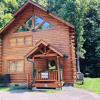 Отель Creekside Dreams - One Bedroom Cabin, фото 14