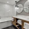 Отель Sandman Signature Saskatoon South Hotel, фото 10