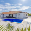 Отель Stunning 3-bedroom Villa With a Private Pool-pula, фото 22