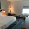 Отель La Quinta Inn & Suites by Wyndham Galveston North at I-45, фото 5