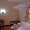 Отель Two Seasons Hotel, фото 4