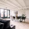 Отель Stadsvilla Luxurious 3 room loft met airco Willem 2, фото 13
