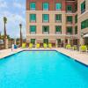 Отель Holiday Inn Express & Suites Houston S - Medical Ctr Area, an IHG Hotel, фото 15