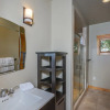 Отель Retreat on Main Street 4 Bedroom Townhome, фото 9