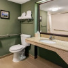 Отель Comfort Inn & Suites Crabtree Valley, фото 10