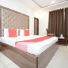 Отель OYO 28335 Hotel Classic, фото 14