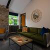 Отель Spacious Contemporary 2Br Apartment Central Ambleside Parking в Эмблсайде