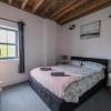 Отель The Eden Warehouse - Green Apartment, sleeps 5, фото 5