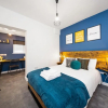 Отель 7 bedroom house ENSUITE Rooms, fully equipped kitchen, free WIFI, TVs in all rooms CITY CENTRE CLOSE, фото 4