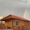 Отель Log Cottages at Bryce Canyon #3 в Кэннонвилле