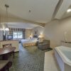 Отель La Quinta Inn & Suites by Wyndham Springfield, фото 17