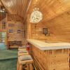 Отель Soaring Pines Lodge 1 Bedroom Home by NW Comfy Cabins by Redawning, фото 5