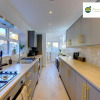Отель 5 Bedroom - 5 Bathroom House By Passionfruitproperties close to Coventry City Centre with Free Wi-fi, фото 7