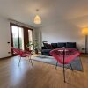 Отель Modern Apartment, Private Garden, 25km From Milan в Сереньо