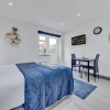 Отель Lovely 1-bed Studio in Feltham, фото 6