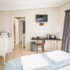 Отель Little Rose Guesthouse & Self Catering, фото 2