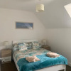 Отель Dream Weaver 2 Bedroomed cottage on The Bay, Filey with on-site gym and swimming pool, фото 6