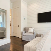 Отель Hiker House by Avantstay Beachy 4BR w/ Communal Pool + Porch, фото 33