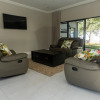 Отель Upmarket 4 bed Chisipite House - 2193, фото 2