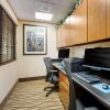 Отель Comfort Suites Marshall, фото 46