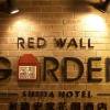 Отель Red Wall Garden, фото 1