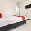 Отель RedDoorz near Tanjung Benoa Beach, фото 2