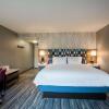 Отель Hampton Inn & Suites Herndon-Reston, фото 42