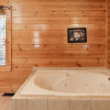 Отель SmokyStays 5 Bedroom Cabin, фото 9